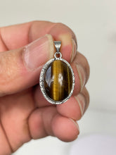 Load image into Gallery viewer, Moonstone Crystal Pendant PD045
