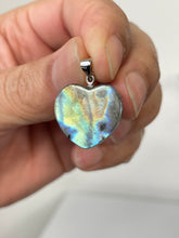 Load image into Gallery viewer, Labradorite Crystal Pendant PD046
