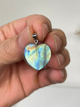 Load image into Gallery viewer, Labradorite Crystal Pendant PD046
