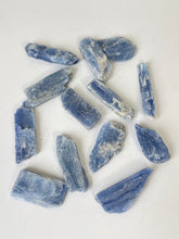 Load image into Gallery viewer, 1 x Blue Kyanite Blade Natural Crystal RW16
