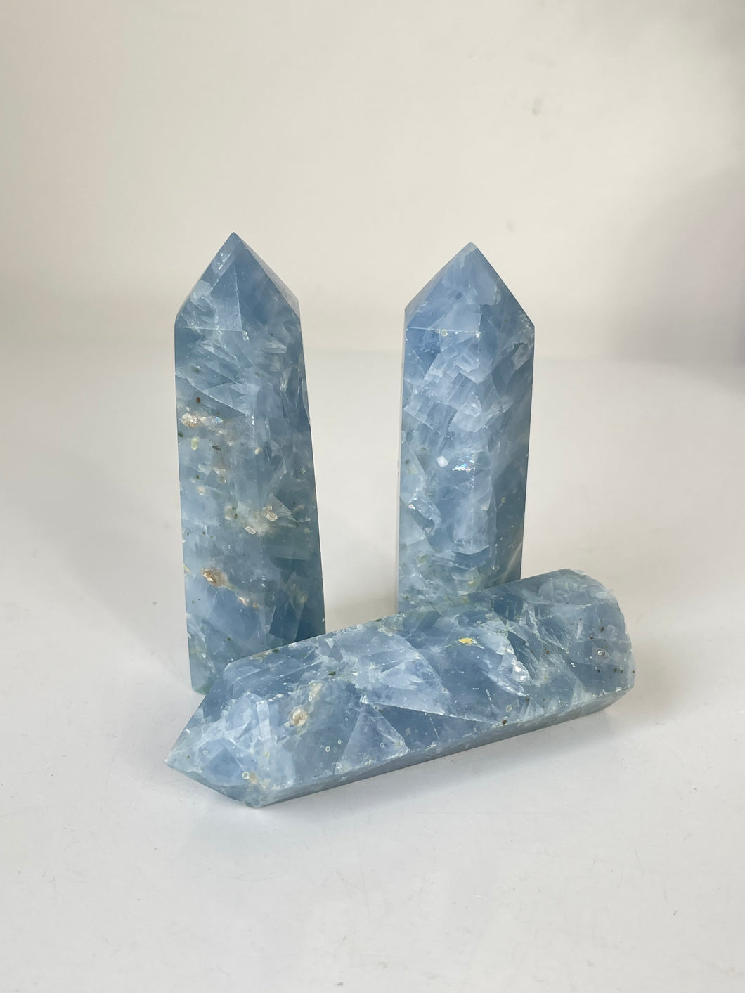 1 x Blue Calcite Tower High Grade T056a