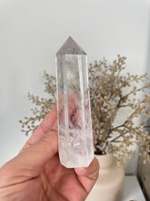 Load image into Gallery viewer, Quartz Tower High Grade T072a
