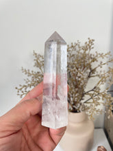 Load image into Gallery viewer, Quartz Tower High Grade T072a
