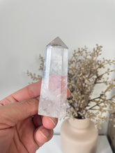 Load image into Gallery viewer, Quartz Tower High Grade T073a
