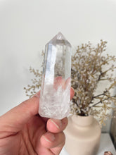 Load image into Gallery viewer, Quartz Tower High Grade T073a
