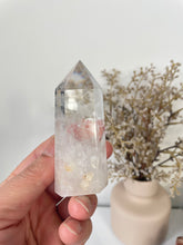 Load image into Gallery viewer, Quartz Tower High Grade T074a
