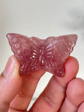 Load image into Gallery viewer, Strawberry Quartz Butterfly Carving LA134
