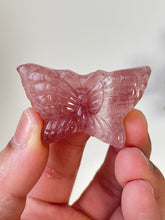 Load image into Gallery viewer, Strawberry Quartz Butterfly Carving LA135
