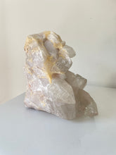 Load image into Gallery viewer, Himalayan Quartz Cluster Natural Q333a
