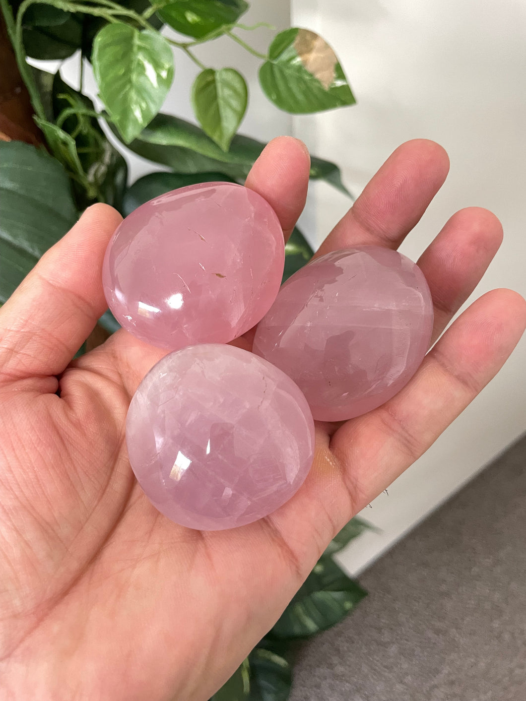 Rose Quartz Palm Stone Natural x 1 PS023