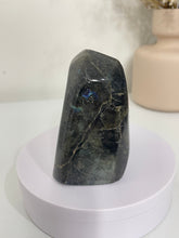 Load image into Gallery viewer, Blue Labradorite Free Form LA146
