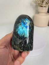 Load image into Gallery viewer, Blue Labradorite Free Form LA150
