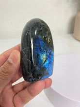 Load image into Gallery viewer, Blue Labradorite Free Form LA156
