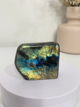 Load image into Gallery viewer, Blue Labradorite Free Form LA157
