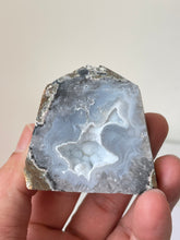 Load image into Gallery viewer, Druzy Agate Crystal Geode / Tower High Grade T041a x 1
