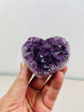 Load image into Gallery viewer, Amethyst Heart Brazil A370
