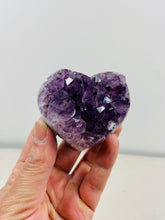 Load image into Gallery viewer, Amethyst Heart Brazil A370
