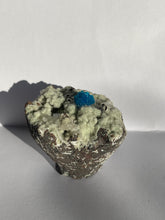 Load image into Gallery viewer, Cavansite Rare Crystal CV011
