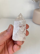 Load image into Gallery viewer, Crackled Quartz Tower High Grade T046a
