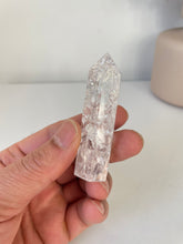 Load image into Gallery viewer, Crackled Quartz Tower High Grade T049a
