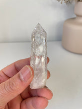 Load image into Gallery viewer, Crackled Quartz Tower High Grade T050a
