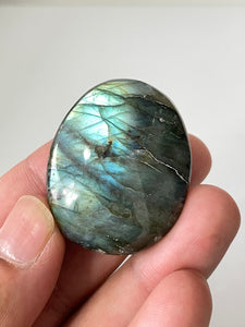 1 x Labradorite Crystal Palm Stones LA119