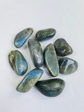 Load image into Gallery viewer, Labradorite Tumbled Stone TB085 x 1
