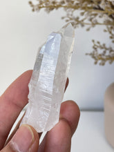 Load image into Gallery viewer, Columbian Lemurian Quartz Water Clear Crystal Q289a
