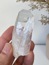 Load image into Gallery viewer, Columbian Lemurian Quartz Water Clear Crystal Q289a
