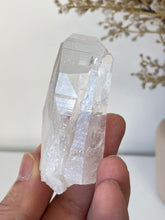 Load image into Gallery viewer, Columbian Lemurian Quartz Water Clear Crystal Q289a
