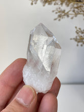 Load image into Gallery viewer, Columbian Lemurian Quartz Water Clear Crystal Q291a
