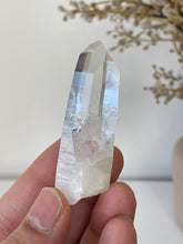 Load image into Gallery viewer, Columbian Lemurian Quartz Water Clear Crystal Q292a
