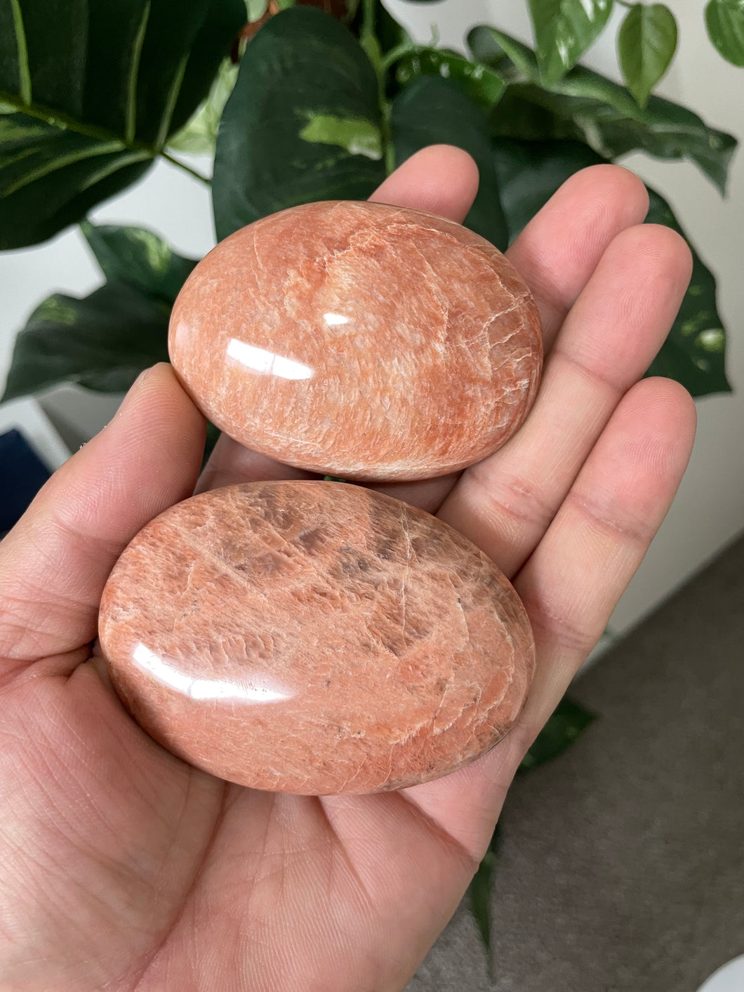 Peach Moonstone Palm Stone Natural (L) x 1