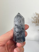 Load image into Gallery viewer, Tourmaline in Quartz Tower High Grade T055a
