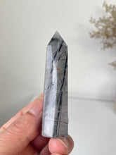 Load image into Gallery viewer, Tourmaline in Quartz Tower High Grade T063a
