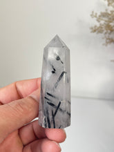 Load image into Gallery viewer, Tourmaline in Quartz Tower High Grade T056b
