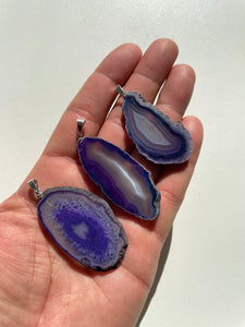 1 x Purple Coloured Agate Crystal Pendant PD018