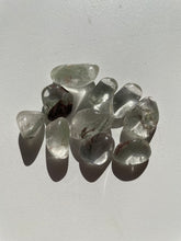 Load image into Gallery viewer, Green Quartz tumbled stone crystal/ mineral x 1 (22-30mm)
