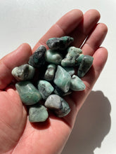 Load image into Gallery viewer, Emerald tumbled stone crystal/ mineral x 1 (20-25mm)
