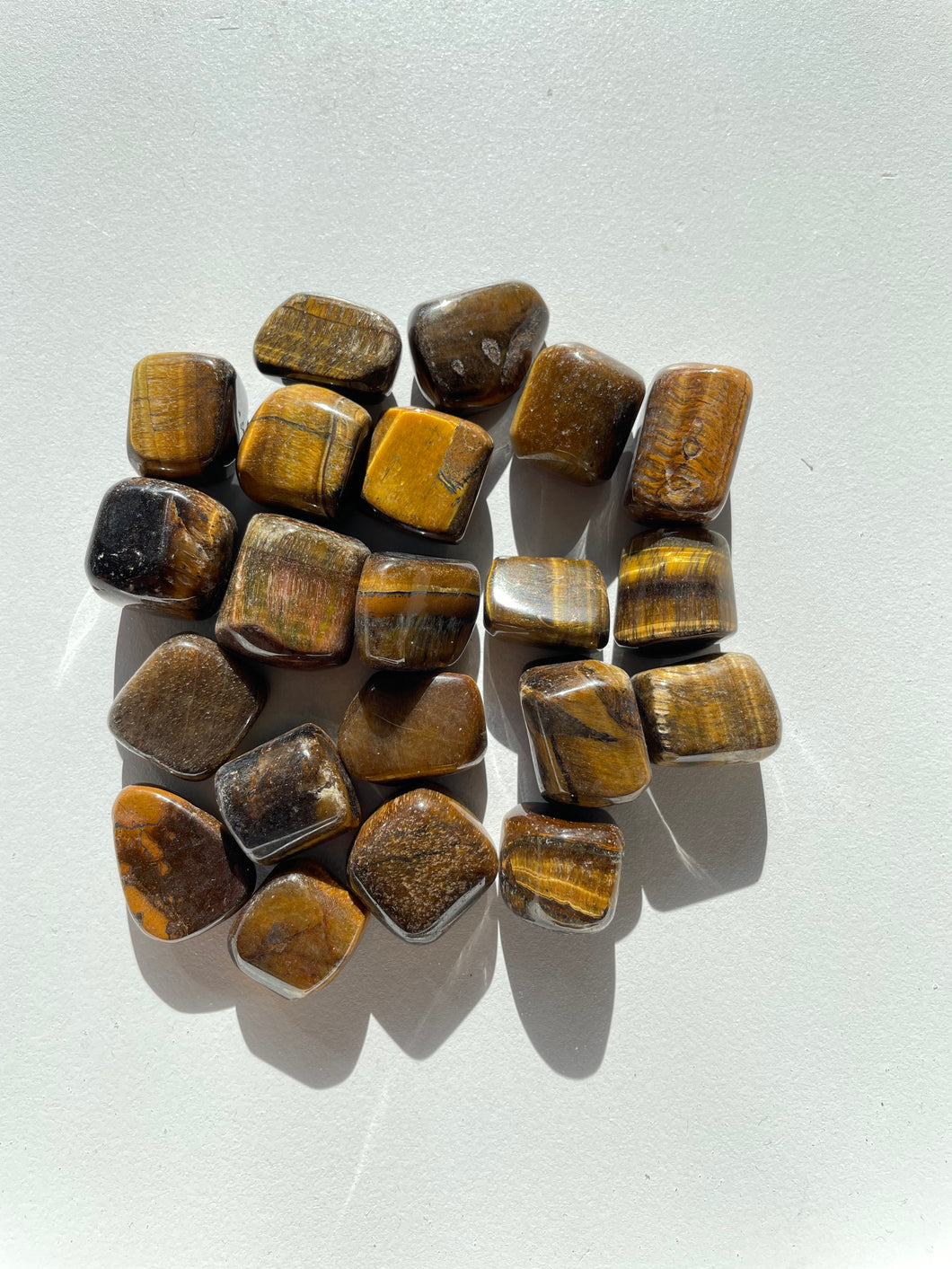 Tiger Eye tumbled stone crystal/ mineral x 1 (22-30mm)