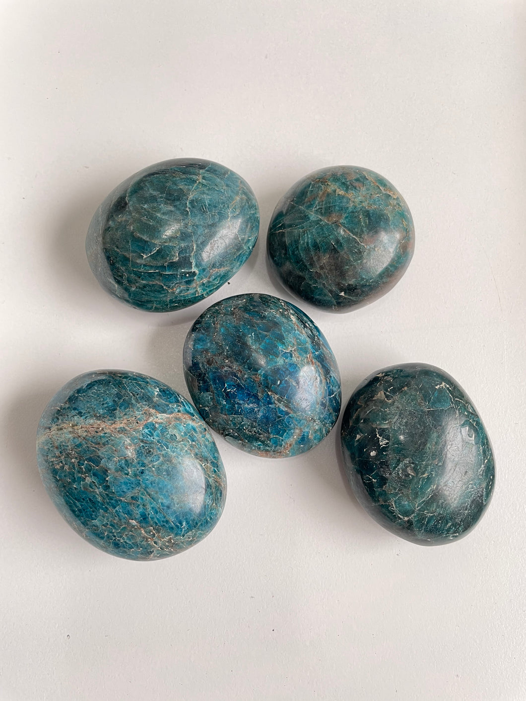 Blue Apatite Palm Stone Natural (L)