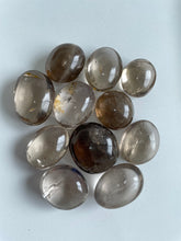 Load image into Gallery viewer, Smokey Quartz Palm Stone Natural (M)
