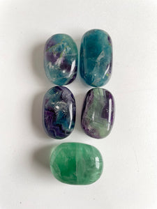 Fluorite Palm Stone Natural (L)