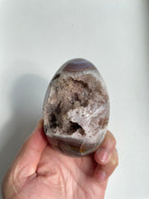 Load image into Gallery viewer, Druzy Agate Crystal Egg AG031
