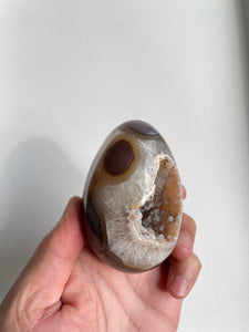 Druzy Agate Crystal Egg AG032