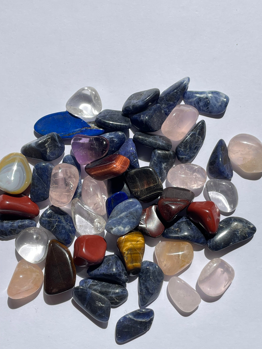 30 Mixed Tumbled Stones Mix High Grade Natural Crystals (15-20mm)