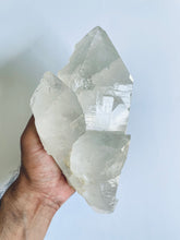 Load image into Gallery viewer, Water Clear Himalayan Cathedral Quartz Crystal Q841
