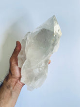 Load image into Gallery viewer, Water Clear Himalayan Cathedral Quartz Crystal Q841
