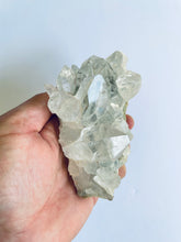 Load image into Gallery viewer, Water Clear Himalayan Cathedral Quartz Crystal Q842
