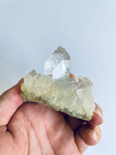 Load image into Gallery viewer, Water Clear Himalayan Cathedral Quartz Crystal Q843
